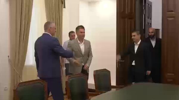 Участие в Медийной футбольной лиге важно для развития спорта в Абхазии и популяризации республики за рубежом, отметил президент Бадра Гунба на встрече с главой Медиалиги Николаем Осиповым - Sputnik Абхазия