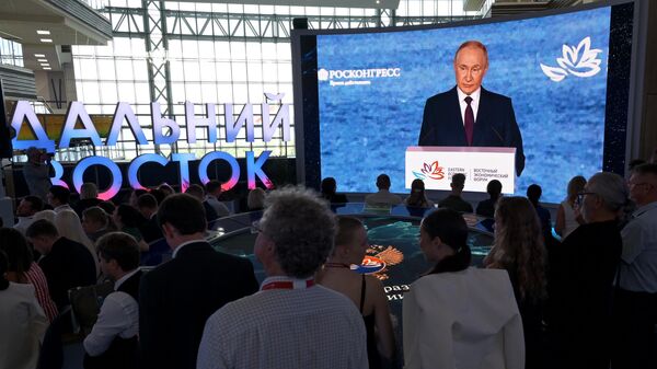 ВЭФ-2025. Трансляция пленарного заседания - Sputnik Абхазия