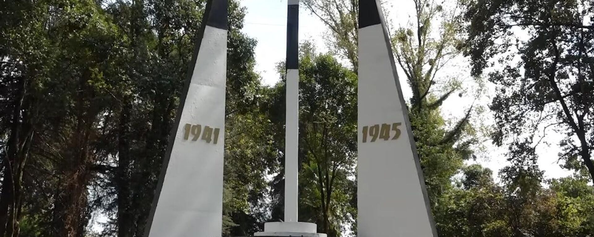 Памятник героям Великой Отечественной войны восстановили в Гале - Sputnik Абхазия, 1920, 05.09.2025