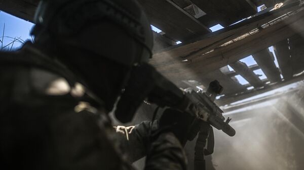 Отработка боевого слаживания военнослужащими 8-й разведывательной штурмовой бригады добровольческого корпуса Южной группировки войск в ЛНР - Sputnik Абхазия