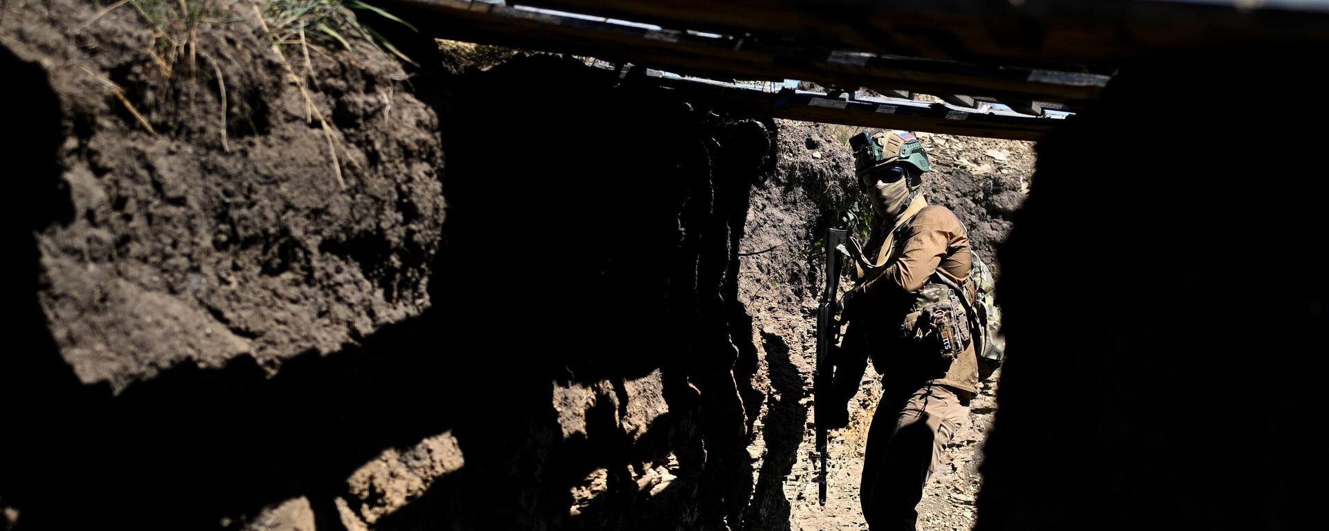 Отработка боевого слаживания военнослужащими 8-й разведывательной штурмовой бригады добровольческого корпуса Южной группировки войск в ЛНР - Sputnik Абхазия, 1920, 01.04.2026