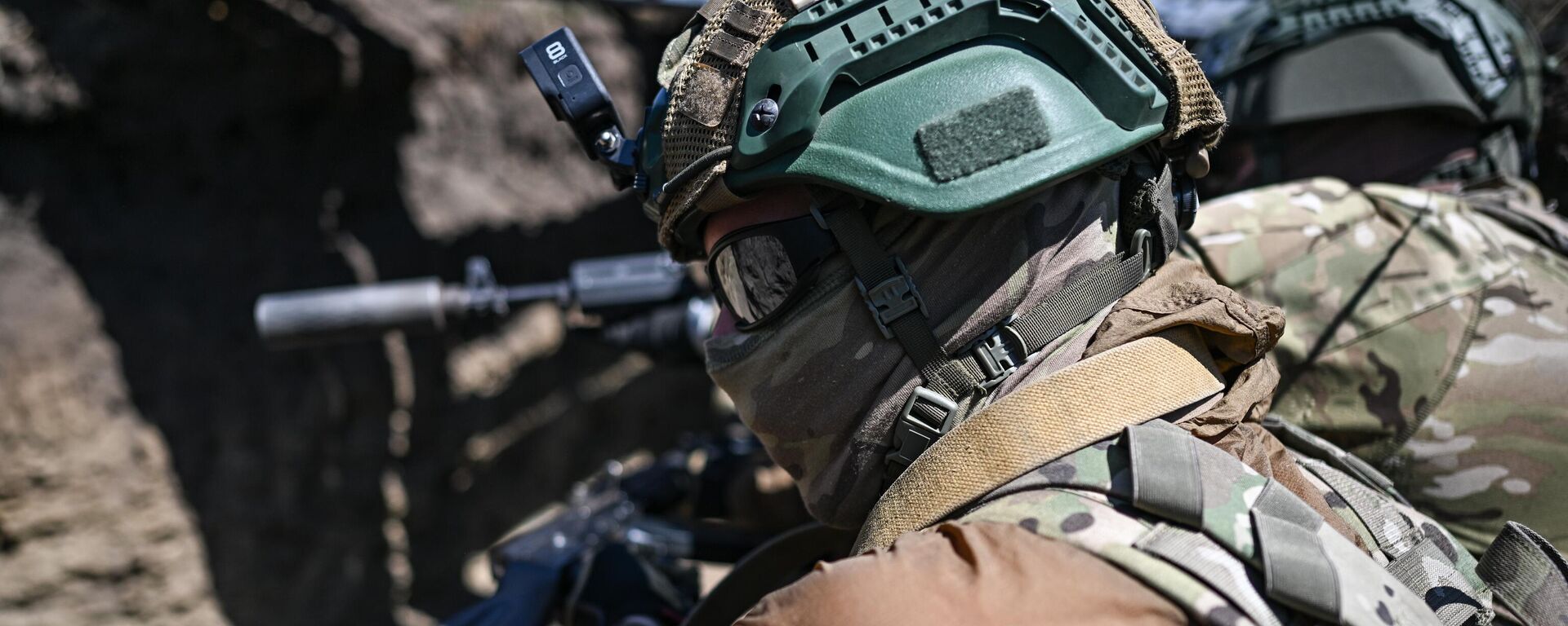 Отработка боевого слаживания военнослужащими 8-й разведывательной штурмовой бригады добровольческого корпуса Южной группировки войск в ЛНР - Sputnik Абхазия, 1920, 06.10.2025