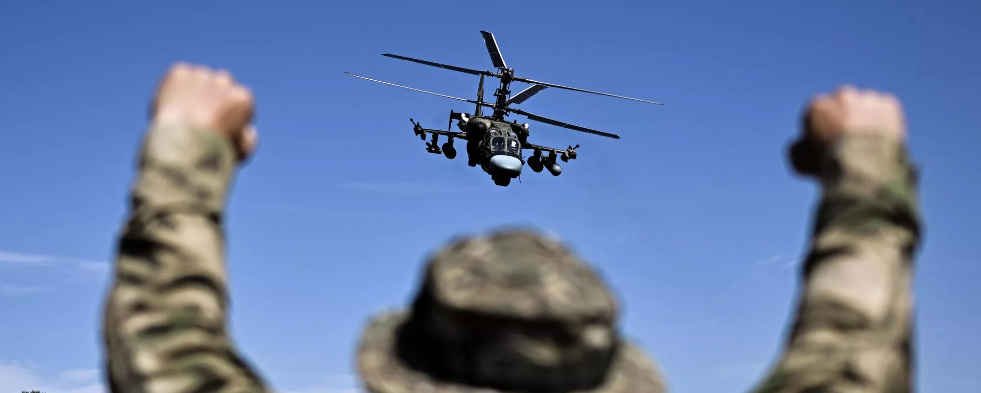 Отработка боевого слаживания военнослужащими 8-й разведывательной штурмовой бригады добровольческого корпуса Южной группировки войск в ЛНР - Sputnik Абхазия, 1920, 25.12.2025