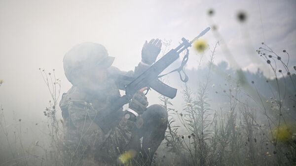 Боевое слаживание военнослужащих мотострелковой бригады группировки войск Север - Sputnik Абхазия