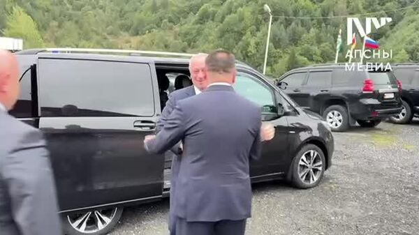 Бадра Гунба прибыл в Южную Осетию - Sputnik Аҧсны