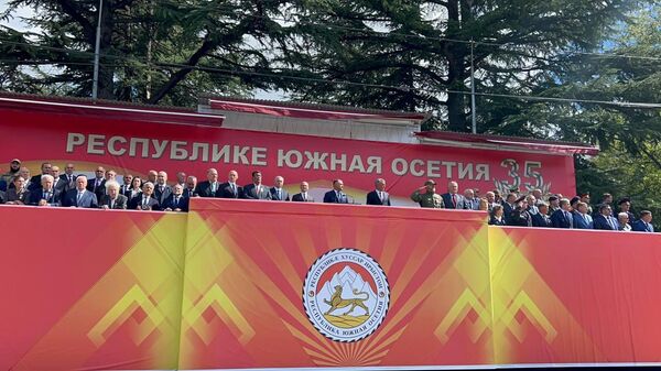 Парад в ознаменование 35-годовщины Республики Южная Осетия - Sputnik Абхазия