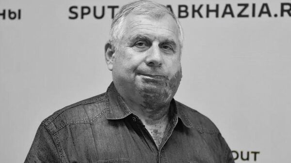 На 73-м году жизни трагически погиб выдающийся абхазский историк, профессор, академик Станислав Лакоба, сообщил Sputnik директор АбИГИ Арда Ашуба - Sputnik Аҧсны