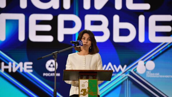 Хана Гунба выступила на открытии марафона Знание. Первые в Сухуме - Sputnik Аҧсны