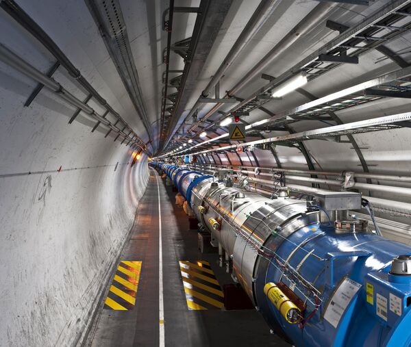 Вид на туннель Большого адронного коллайдера (LHC), сектор 3-4. - Sputnik Абхазия
