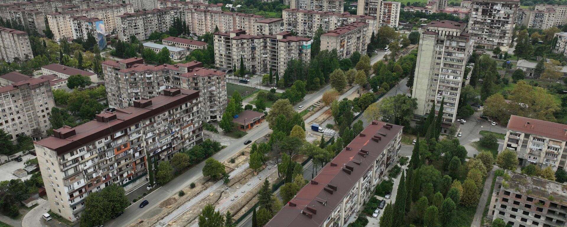 Работы по благоустройству сквера в Новом районе Сухума продолжатся - Sputnik Аҧсны, 1920, 27.09.2025