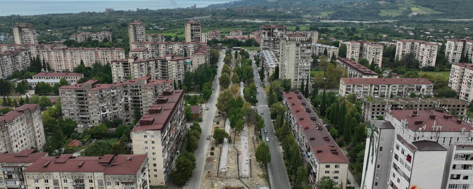 Работы по благоустройству сквера в Новом районе Сухума продолжатся - Sputnik Абхазия, 1920, 30.12.2025