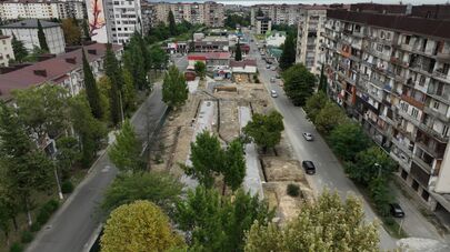 Работы по благоустройству сквера в Новом районе Сухума продолжатся