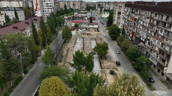 Работы по благоустройству сквера в Новом районе Сухума продолжатся - Sputnik Абхазия