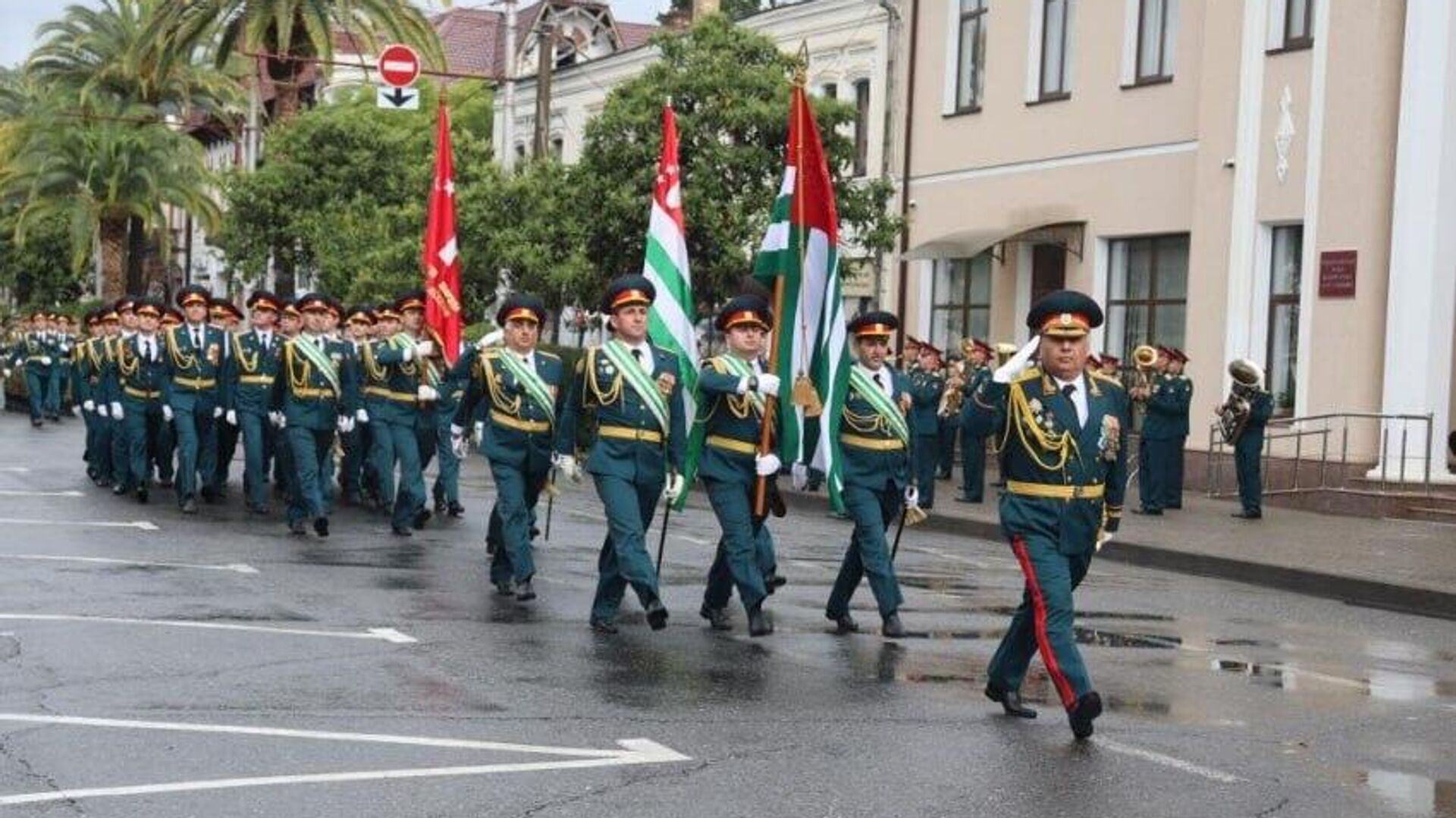 Генеральная репетиция Парада Победы прошла в Сухуме Генеральная репетиция Парада Победы прошла в Сухуме - Sputnik Абхазия, 1920, 28.09.2025