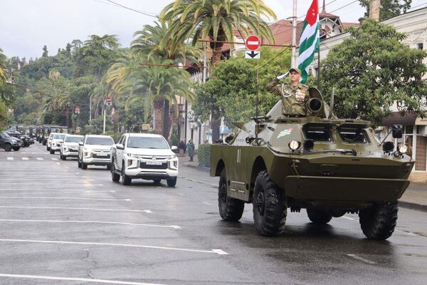 Генеральная репетиция к 32-й годовщине Победы в ОВНА Генеральная репетиция к 32-й годовщине Победы в ОВНА - Sputnik Абхазия