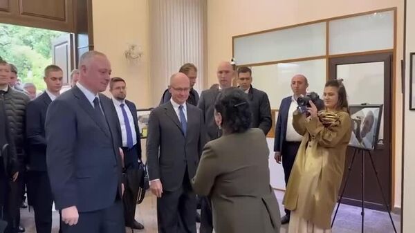 Бадра Гунба и Сергей Кириенко посетили Госмузей Боевой Славы имени Владислава Ардзинба - Sputnik Аҧсны