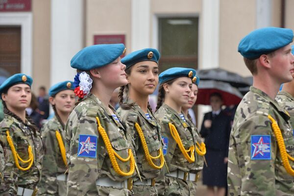 Апарад идикылеит атәылахьчара аминистр Владимир Ануа. Апарад идикылеит атәылахьчара аминистр Владимир Ануа. - Sputnik Аҧсны