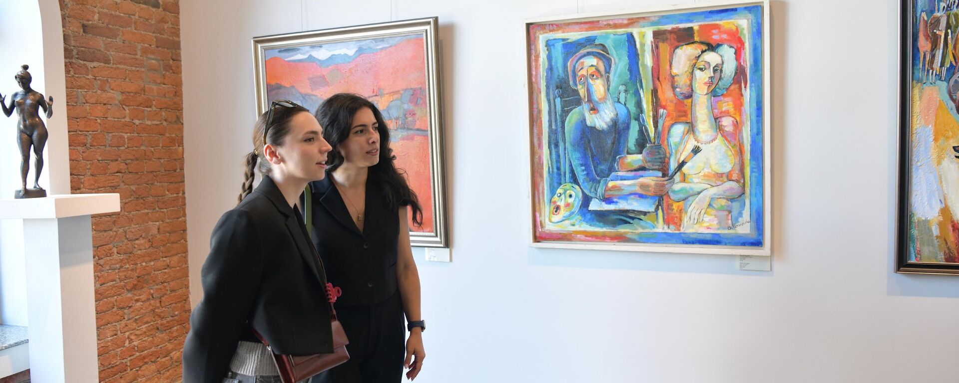 Посетители ЦВЗ в Сухуме в день открытия - Sputnik Абхазия, 1920, 02.01.2026