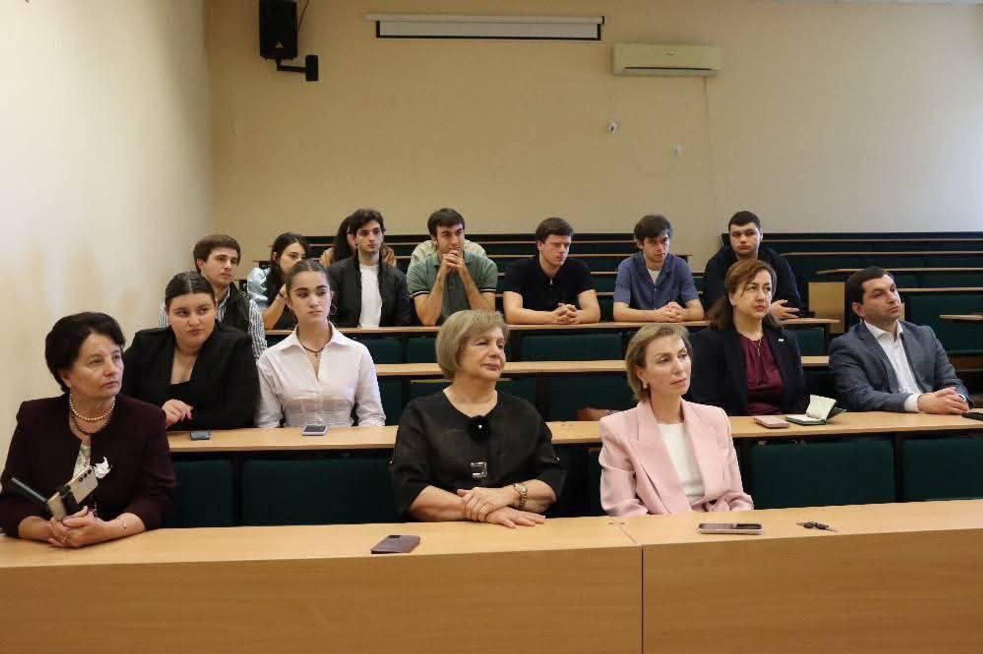 III Международная конференция Шамбовские чтения прошла в АГУ. - Sputnik Аҧсны, 1920, 01.10.2025