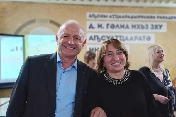 Встреча абхазских и северокавказских писателей Встреча абхазских и северокавказских писателей - Sputnik Аҧсны