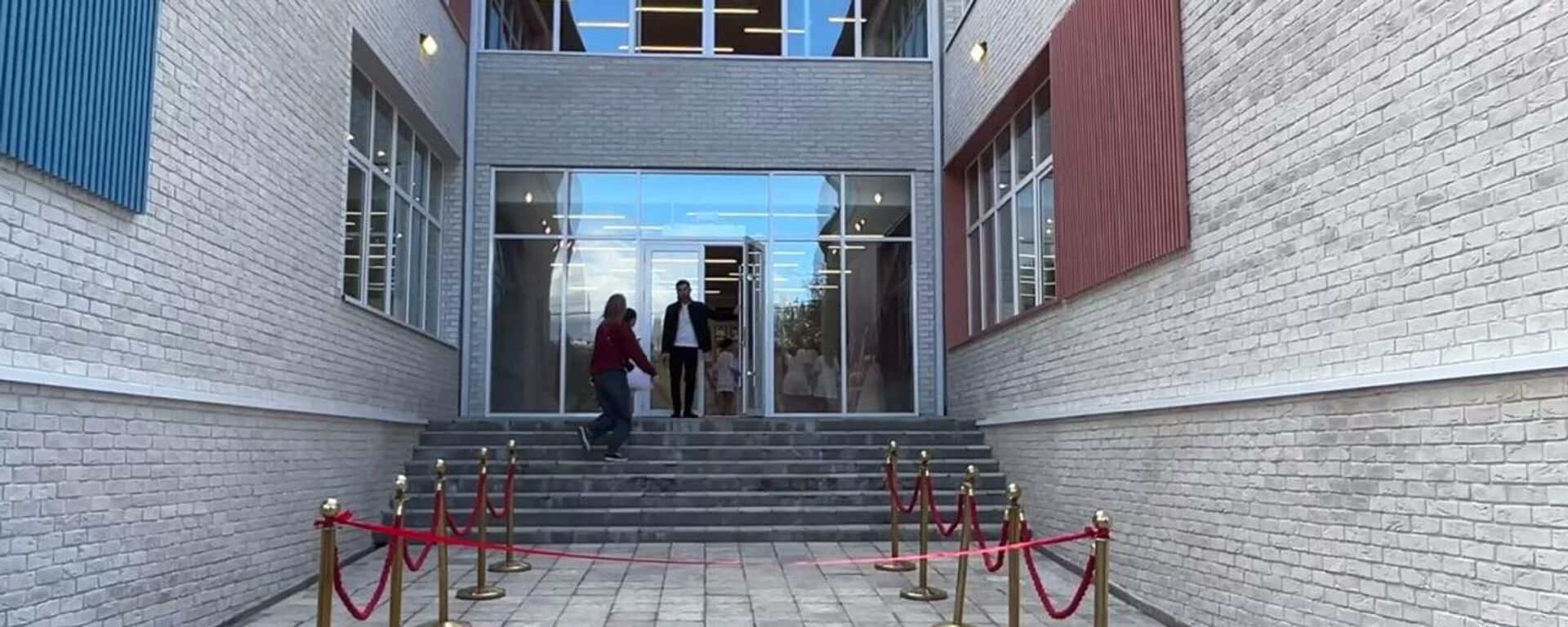 Гудаутская школа № 4 имени Оскара Гвазава открылась после капитального ремонта - Sputnik Абхазия, 1920, 15.10.2025