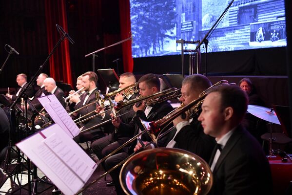 В исполнении Хиблы Герзмава прозвучали знаменитые произведения о войне. - Sputnik Абхазия