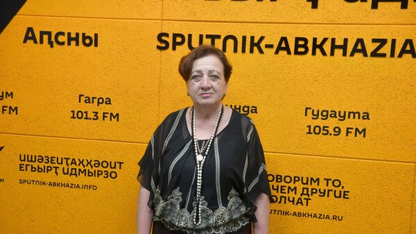 «Аԥсни Урыстәылеи: азеиԥш цивилизациатә мҩа»: аҵараауаа еидызкылаз астол гьежь хыркәшоуп - Sputnik Аҧсны
