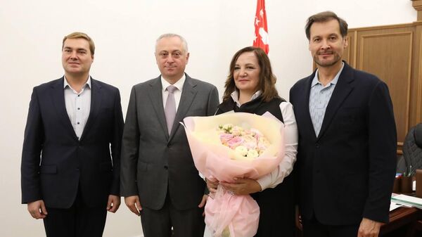 Гунба принял Алису Гицба и членов жюри конкурса Музыка — диалог без расстояний и границ - Sputnik Абхазия