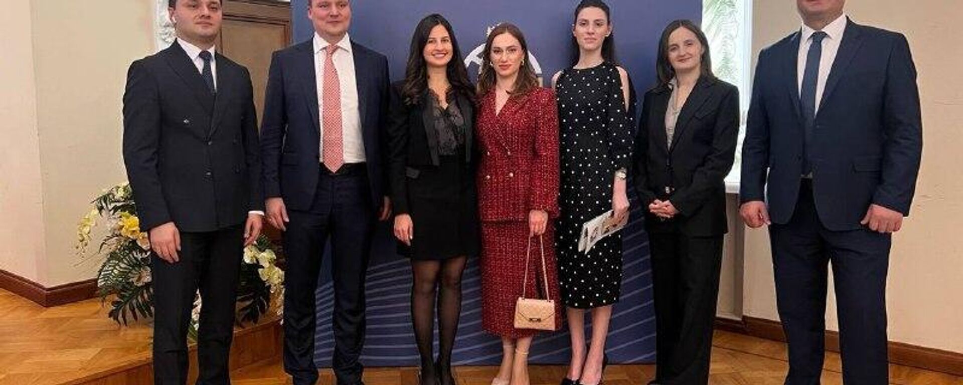 Трехсторонние консультации между представителями Советов молодых дипломатов Абхазии, России и Южной Осетии состоялись на VIII Глобальном форуме молодых дипломатов Дипломатия Победы в Москве - Sputnik Аҧсны, 1920, 25.10.2025