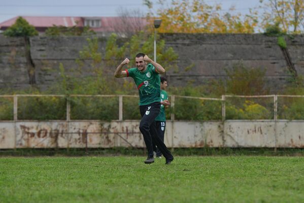 Играли как юниоры, так и взрослые спортсмены. - Sputnik Абхазия