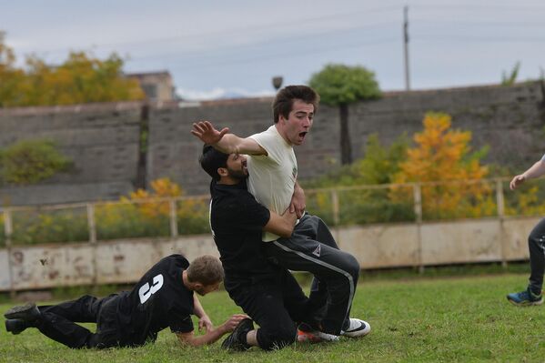 Этот спорт немного напоминает регби. - Sputnik Абхазия