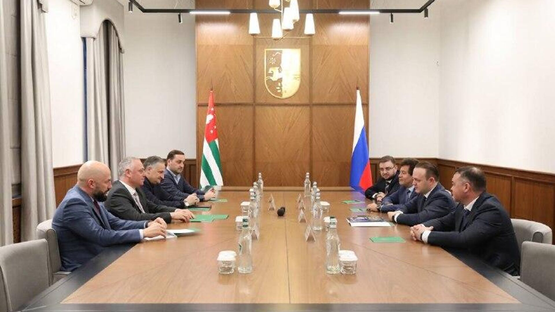 Бадра Гәынбеи Урыстәыла Аҳәынҭқарратә Дума аделегациеи аусеицура азҵаарақәа ирылацәажәеит Бадра Гәынбеи Урыстәыла Аҳәынҭқарратә Дума аделегациеи аусеицура азҵаарақәа ирылацәажәеит - Sputnik Аҧсны, 1920, 27.10.2025