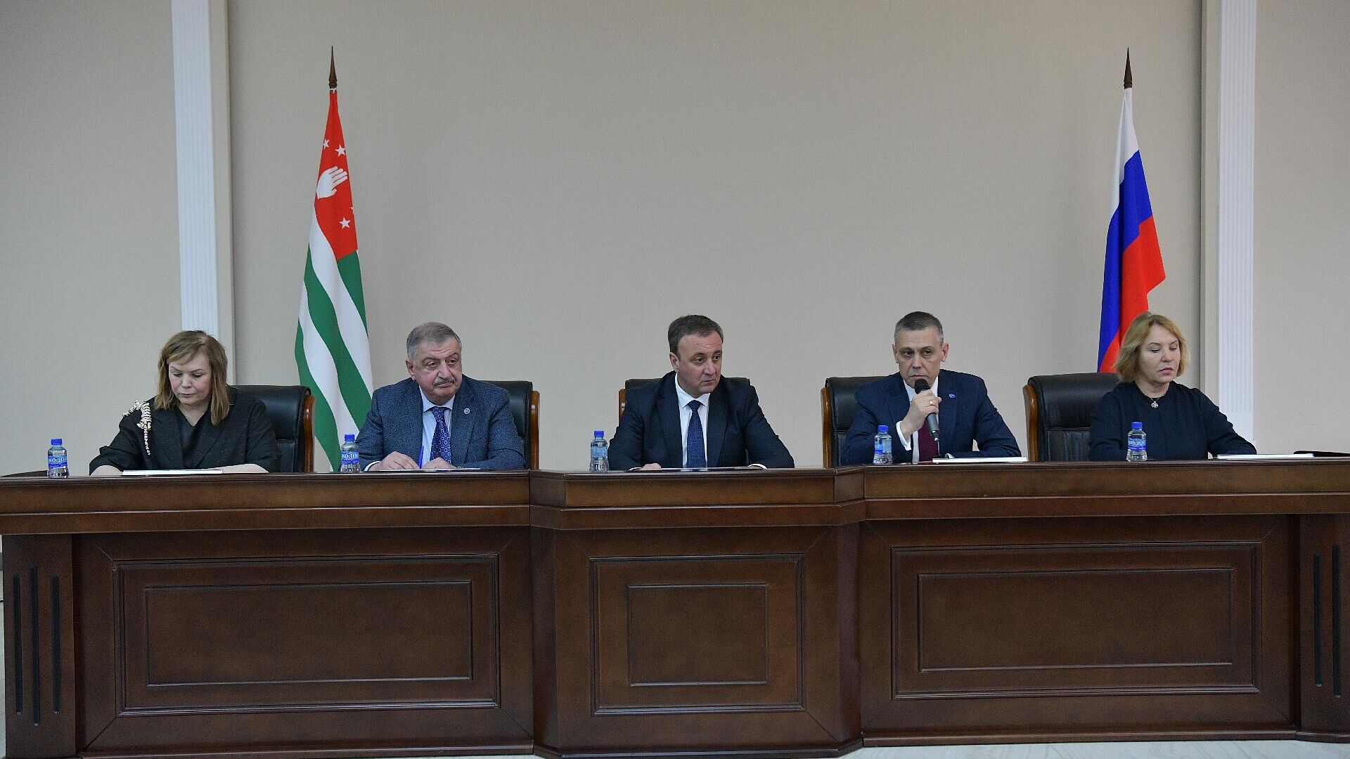 Расширенное заседание Фонда АТР АЭС в Правительстве Абхазии Расширенное заседание Фонда АТР АЭС в Правительстве Абхазии - Sputnik Аҧсны, 1920, 30.10.2025