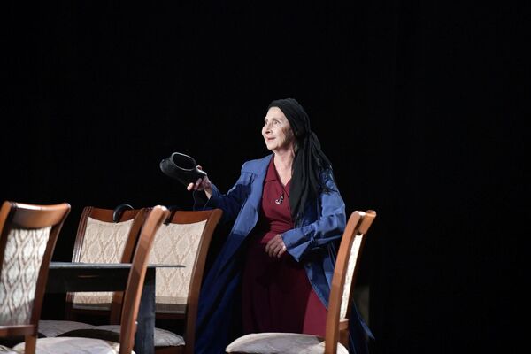 &quot;Чайка&quot; - одно из самых известных произведений Антона Чехова. Написанная в 1895 году, она рассказывает о людях, которые ищут смысл жизни и любви. - Sputnik Абхазия