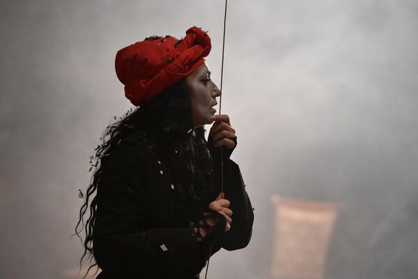 &quot;…мне кажется, сегодня нам вместе с Чеховым, нашими актерами и мной, есть что сказать. Возможно, это не станет каким-то открытием, но однозначно это будет откровением, каким-то высказыванием&quot;, — говорила Аргун в интервью Sputnik. - Sputnik Абхазия