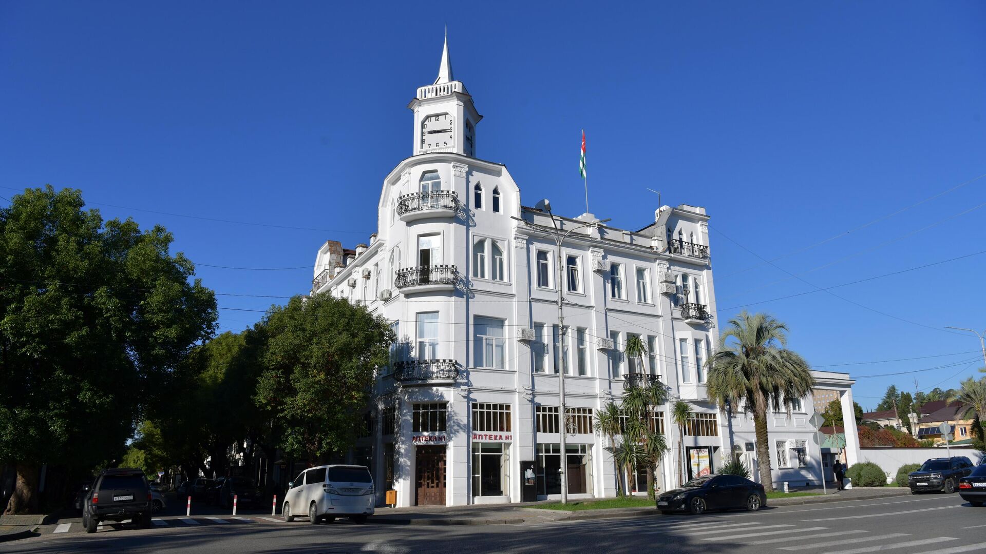 Здание администрации г.Сухум Здание администрации г.Сухум - Sputnik Абхазия, 1920, 14.02.2026