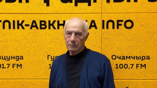 Сангәлиа далацәажәеит Тҟәарчалтәи акомедиатә театр аҭоурыхи иахьатәи аԥсҭазаашьеи - Sputnik Аҧсны