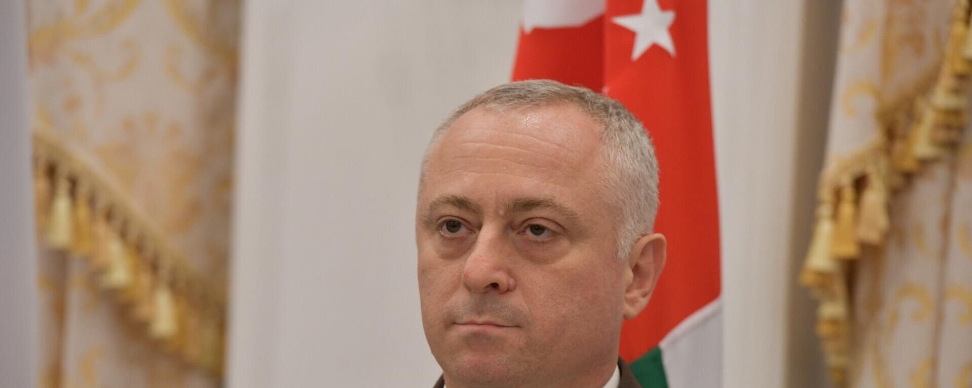 Президент Абхазии Бадра Гунба - Sputnik Аҧсны, 1920, 14.12.2025