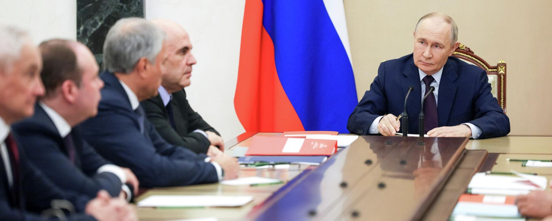 Президент Владимир Путин провел заседание Совбеза РФ Президент Владимир Путин провел заседание Совбеза РФ - Sputnik Абхазия, 1920, 05.11.2025