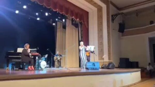 Агитарист Гасан Багирови ашәаҳәаҩ Саша Морозовеи рконцерт мҩаԥысит Аԥснытәи аҳәынҭқарратә филармониа аҿы - Sputnik Аҧсны