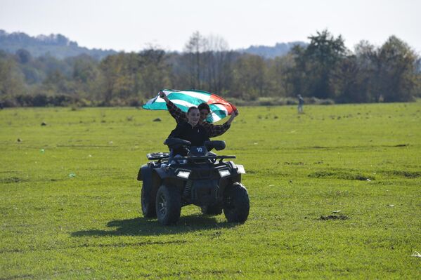 По маршруту восточной части Абхазии, который проходит через несколько сел, можно будет пройти пешком, пробежать, проехать на велосипедах, мотоциклах и даже раллийных авто. - Sputnik Абхазия