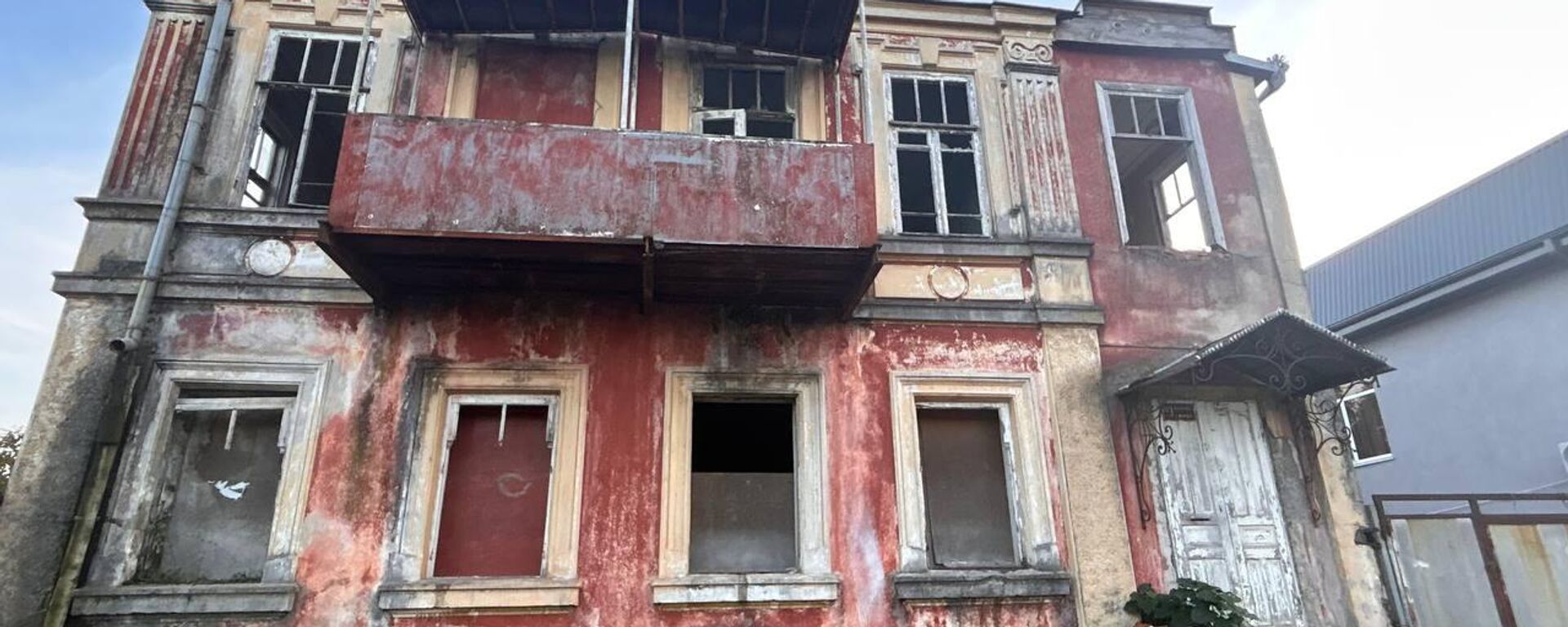 Военную резиденцию Владислава Ардзинба в Гудауте превратят в музей - Sputnik Абхазия, 1920, 06.11.2025