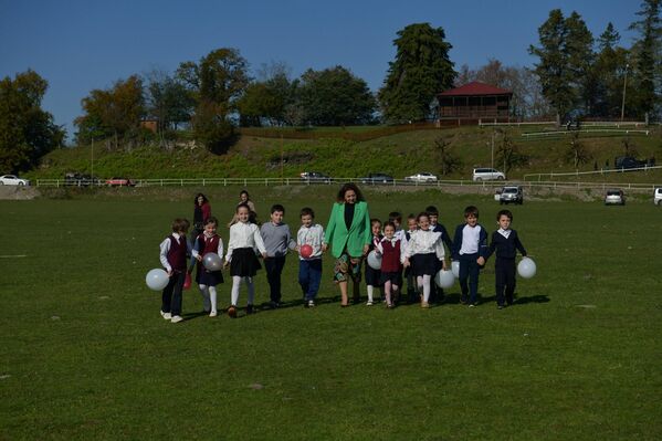 Аныҳәа зегь реиҳа еигәырӷьаз ақыҭахәыҷқәа роуп. Урҭ ироуит алшара аҳауаҭарчпышҭа ақәтәара. Аныҳәа зегь реиҳа еигәырӷьаз ақыҭахәыҷқәа роуп. Урҭ ироуит алшара аҳауаҭарчпышҭа ақәтәара. - Sputnik Аҧсны