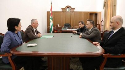 Бадра Гунба встретился с ректором Щукинского училища Евгением Князевым и директором театра Вахтангова Кириллом Кроком