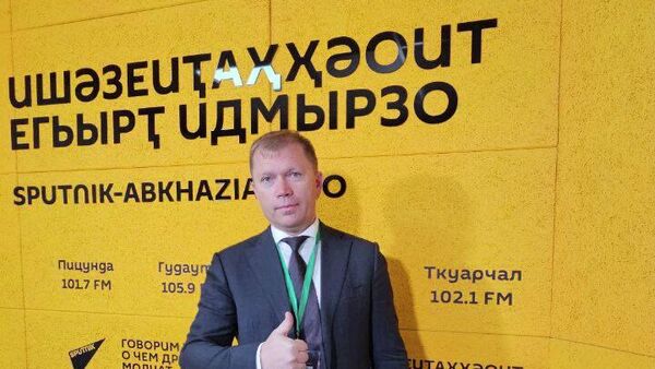 Международный десант в Абхазии: кого собрала конференция на тему выборов? - Sputnik Абхазия