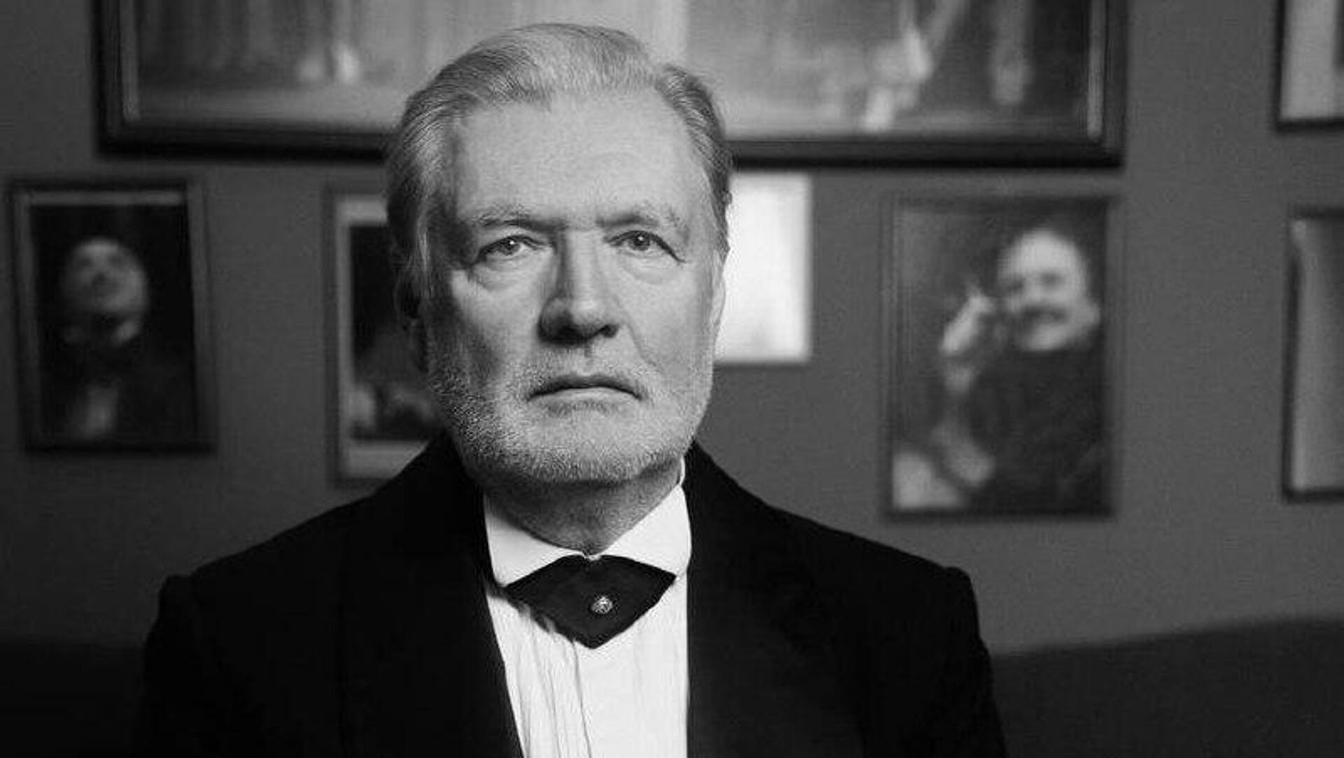 Скончался актер Владимир Симонов Скончался актер Владимир Симонов - Sputnik Абхазия, 1920, 09.11.2025