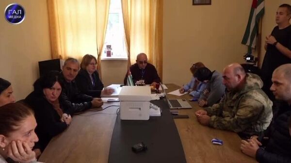 Председателем Собрания Галского района вновь избран Беслан Кантария, его заместителем — Ахра Чачава - Sputnik Абхазия