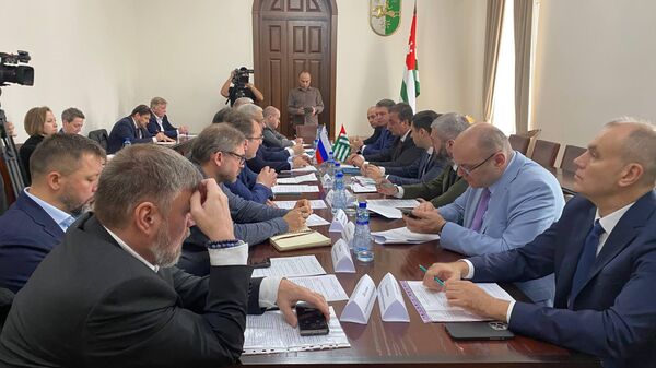 Совещание по вопросам взаимодействия с Абхазией в сфере инвестсотрудничества - Sputnik Абхазия