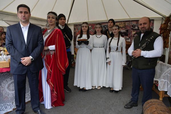 Традициала Аԥсны араионқәа рҿы инхо аерманцәа аныҳәа аҟны ицәырыргоит рмилаҭтә чысҳкқәеи рыбзазаратә маҭәахәқәеи. Традициала Аԥсны араионқәа рҿы инхо аерманцәа аныҳәа аҟны ицәырыргоит рмилаҭтә чысҳкқәеи рыбзазаратә маҭәахәқәеи. - Sputnik Аҧсны