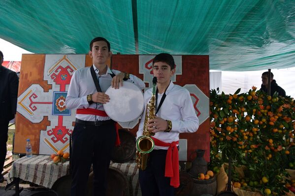 Адиаспора ахаҭарнакцәа ачыс агьама дырбара адагьы, асасцәа ирзеиҭарҳәон рҭоурых, иддырбон амузыкатә рҳәагақәа. Адиаспора ахаҭарнакцәа ачыс агьама дырбара адагьы, асасцәа ирзеиҭарҳәон рҭоурых, иддырбон амузыкатә рҳәагақәа. - Sputnik Аҧсны